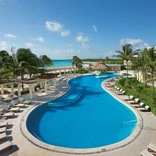 Cargar imagen en el visor de la galería, 5D 4N en Tulum + Parque Acuático 💦 + All-Inclusive 🥂